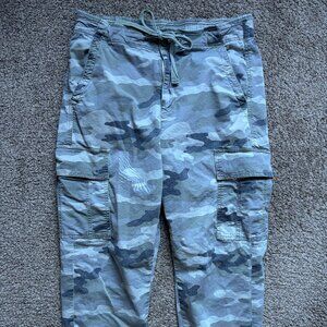 American Eagle Stretch Camo Cargo Joggers - 12